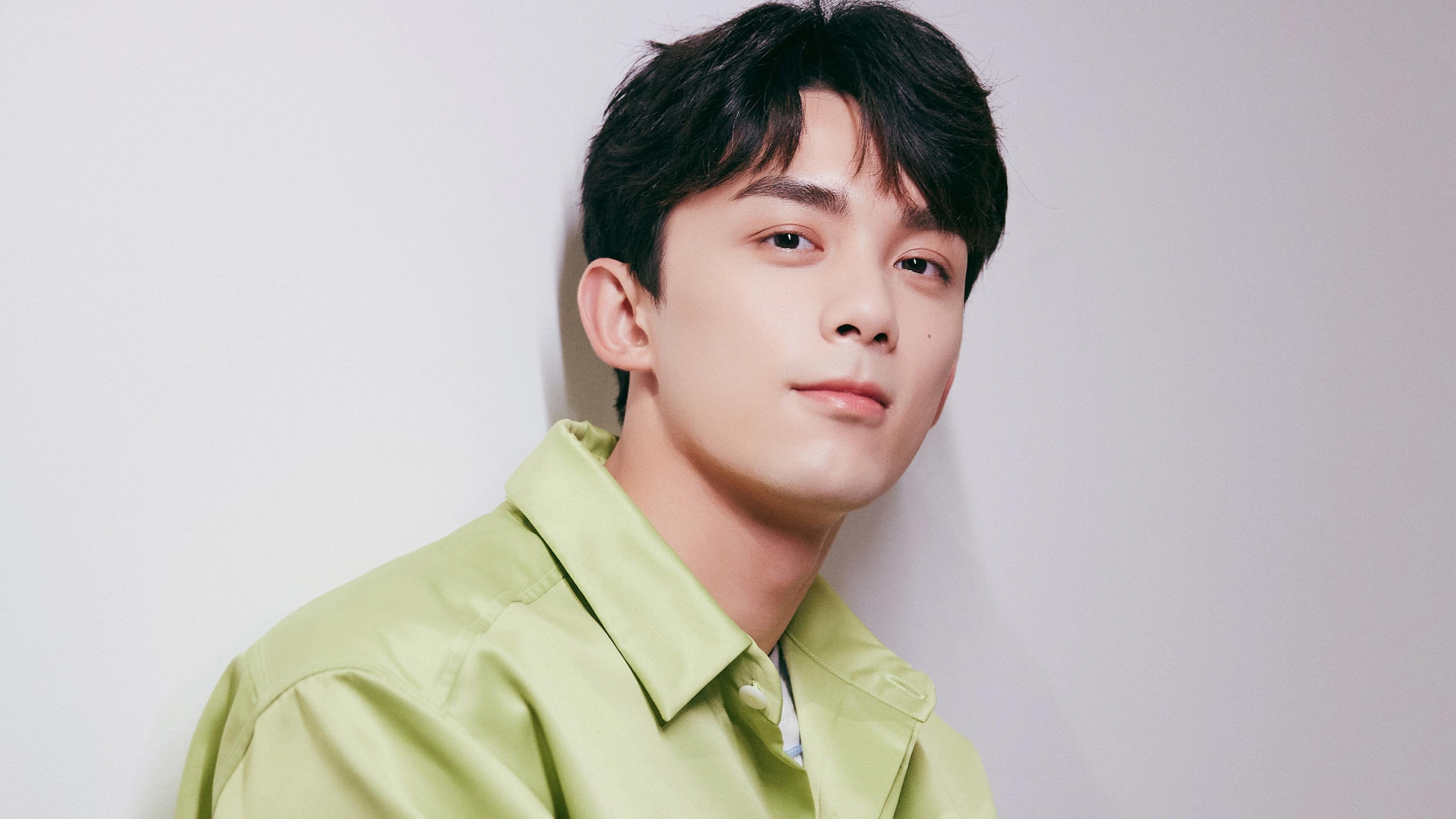 _都市登山挑战:攀越天际线的勇敢征程_,攀登天梯图片