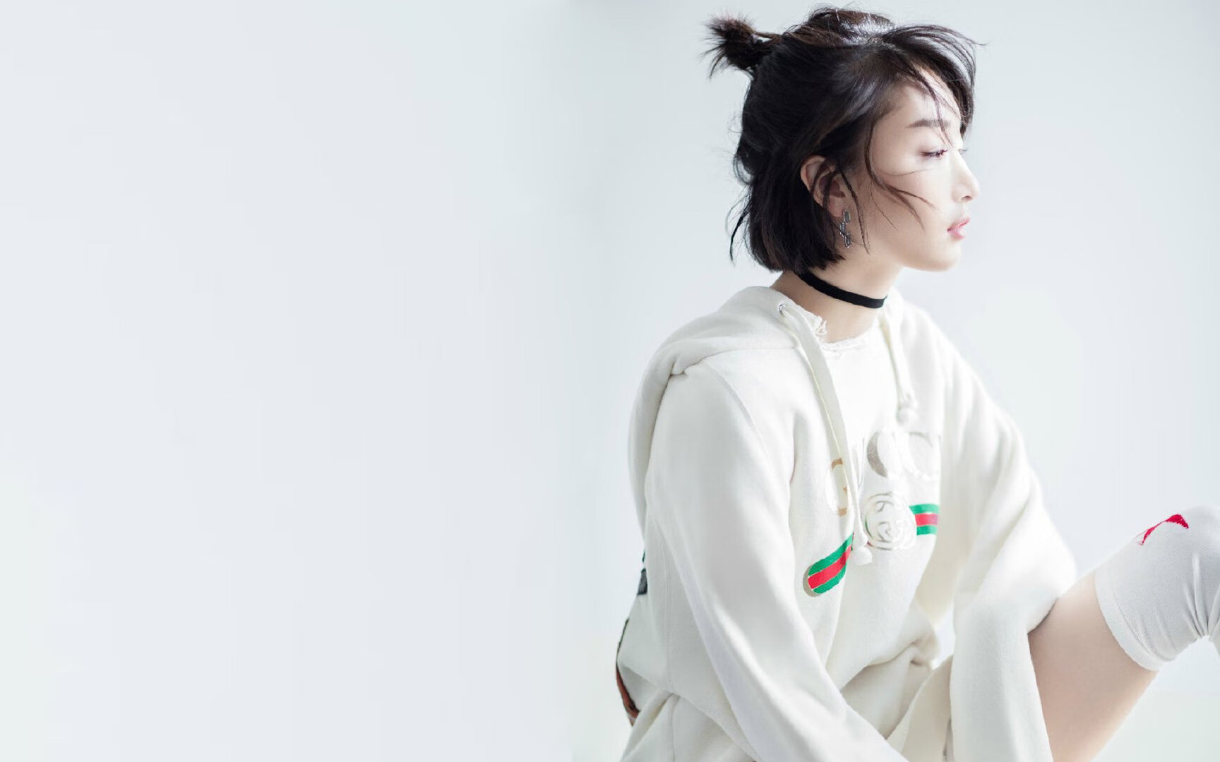 广告商争相抢占曝光机会,助威搅动球迷狂热,请问广告