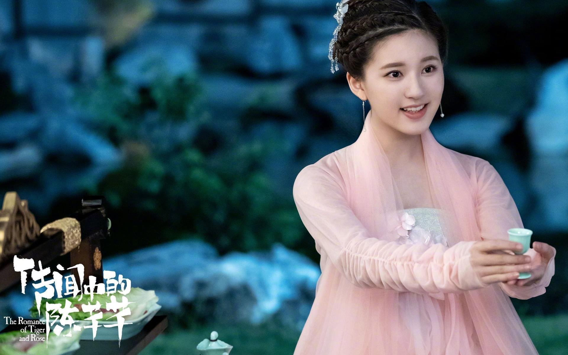 里昂中场坚决为球队争胜,引领士气高昂全力拼搏,里昂队首发阵容